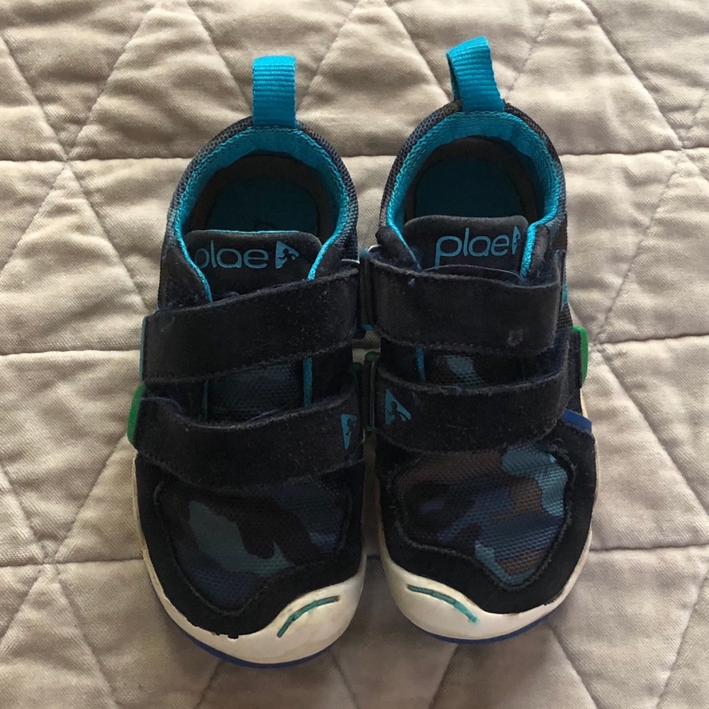 Plae Shoes
